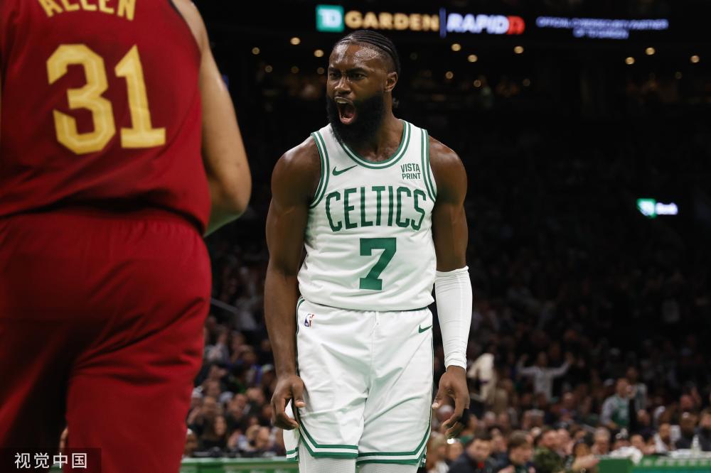 士队在防守 士队在防守